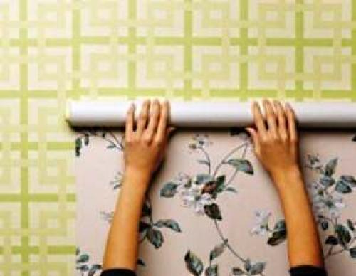 Можно ли клеить виниловые обои на бумажные. Можно ли клеить обои на обои?