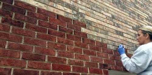 В какой цвет покрасить кирпичную стену. Покраска кирпичной стены своими руками