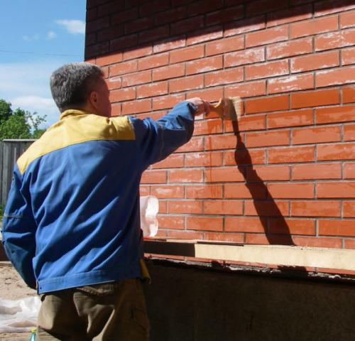 Чем покрывают кирпичные стены. Краска для кирпича для наружных работ