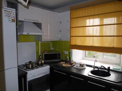 Как установить вытяжку на кухне в хрущевке. «Опасности» вытяжки.