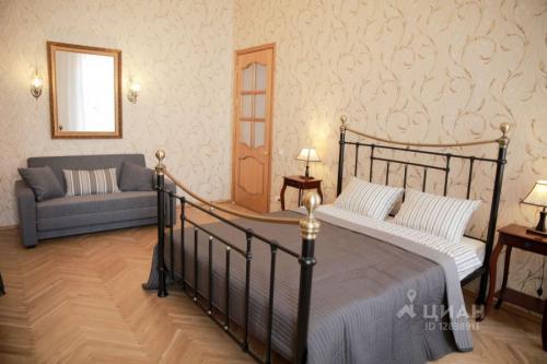 Какая кровать лучше на ножках или без. 8 ошибок при выборе кровати