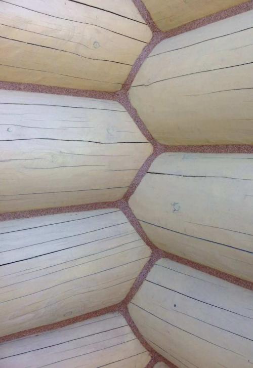 Чем лучше заделать щели между бревнами. Трещины в бревнах сруба: причины появления + лучшие методы от эксперта по заделке трещин внутри и снаружи частного дома