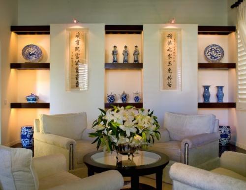 Настенные полки в интерьере гостинной. Настенные полки в интерьере гостиной — фото примеров