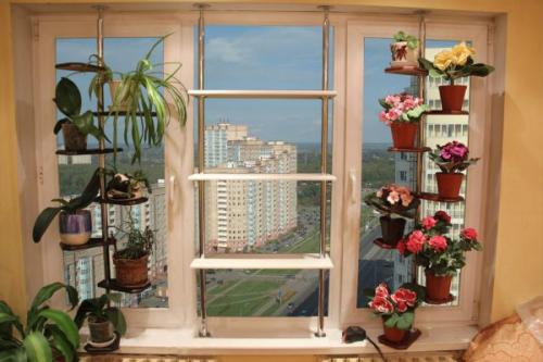 Настенные полки в интерьере гостинной. Настенные полки в интерьере гостиной — фото примеров