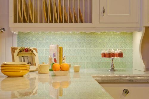 Кухня с салатовыми стенами. Стили интерьера для салатовой кухни