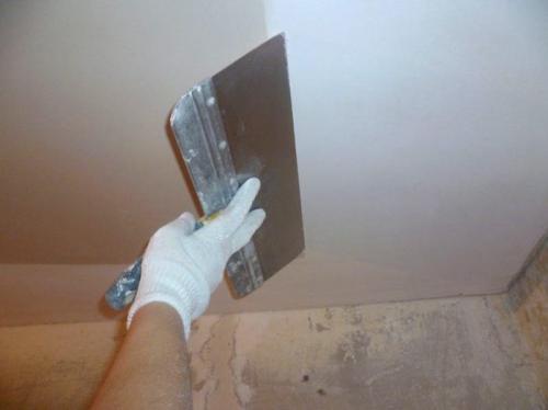 Нужно ли шпаклевать потолок из гипсокартона перед покраской. Зачем обрабатывать гипсокартонные листы шпатлевкой? 04 Нужно ли шпаклевать потолок из гипсокартона перед покраской. Зачем обрабатывать гипсокартонные листы шпатлевкой? 04