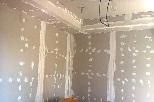 Технология правильного шпаклевания потолка из гипсокартона. Что нужно знать, приступая к шпаклевке 01 Технология правильного шпаклевания потолка из гипсокартона. Что нужно знать, приступая к шпаклевке 01