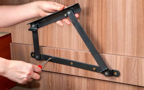 Плюсы и минусы кроватей с подъемным механизмом. КРОВАТЬ С ПОДЪЕМНЫМ МЕХАНИЗМОМ: ПЛЮСЫ И МИНУСЫ