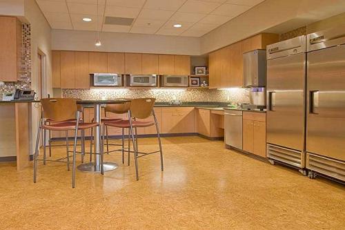 Пробковый пол в интерьере 07