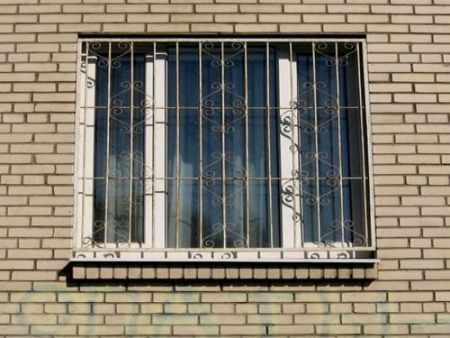 Виды оконных решеток. Подходящие дачные решётки