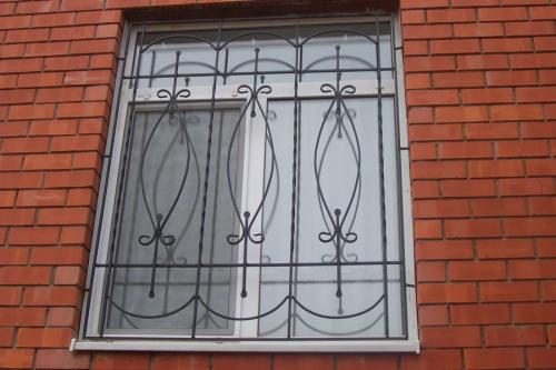 Виды оконных решеток. Подходящие дачные решётки