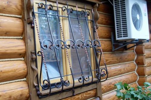 Виды оконных решеток. Подходящие дачные решётки