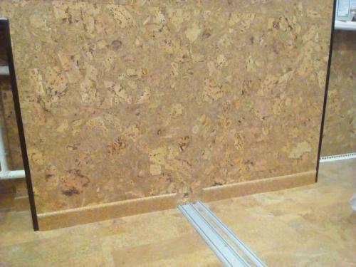 Пробка на стене в интерьере. Отделочные работы