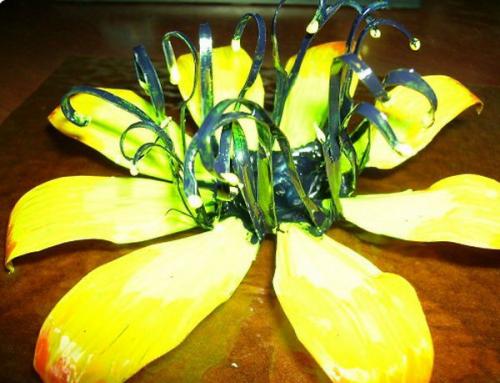 Объемные цветы из пластиковых бутылок. Как сделать цветы из пластиковых бутылок? 4 мастер-класса с фото