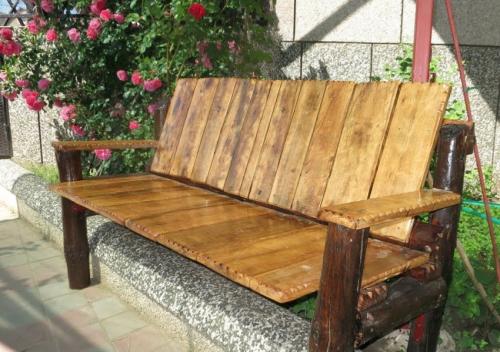 Красивые скамейки из дерева своими руками. Лавочка своими руками: простые и сложные конструкции для новичков и профессионалов (150 фото-идей)