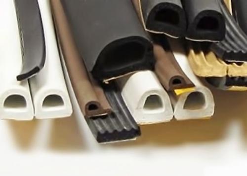 Как утеплить входную дверь в частном доме. Какой утеплитель лучше выбрать?