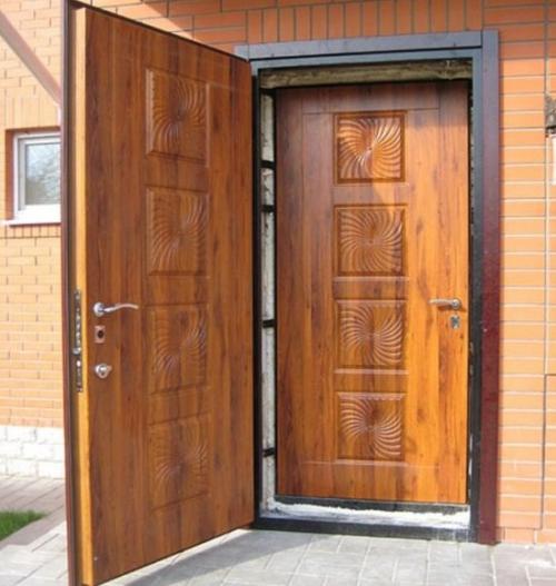 Как утеплить щели входной двери. Утепление входной двери в частном доме