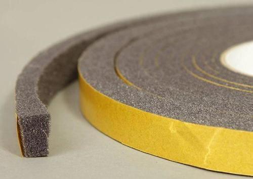 Как утеплить входную дверь в частном доме. Какой утеплитель лучше выбрать?