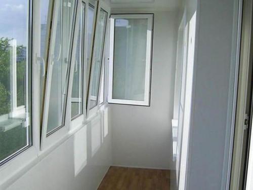 Что лучше алюминиевые или пластиковые окна для балкона. Какие балконы лучше — пластиковые или алюминиевые