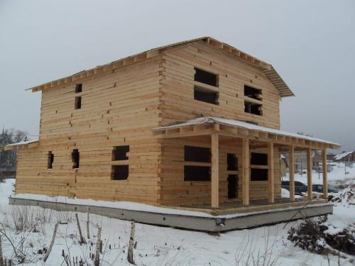 Какие характеристики бруса и бревна делают их привлекательными для строительства дома. Обычный брус