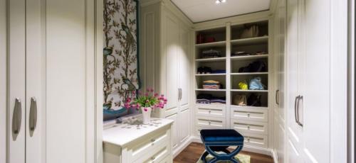 Фото планировки и дизайна маленькой гардеробной. Гардеробная комната: 100 идей в 2022 году