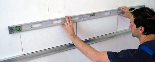 Какие инструменты необходимы для создания фартука из керамической плитки. Инструменты для укладки плитки