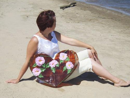 Экологичный стиль: как из пластиковых бутылок делают пляжные сумки 14 Экологичный стиль: как из пластиковых бутылок делают пляжные сумки 14