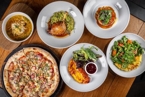 Какие осенние блюда наиболее популярны у клиентов. Что такое осень? Для московских рестораторов это повод добавить в нашу жизнь атмосферу уюта и тепла, предложить сытные и согревающие блюда из сезонных продуктов, удивить новыми сочетаниями.