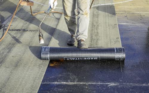 Как стелить стеклоизол. Укладка стеклоизола на крышу своими руками: технология