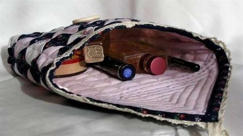 Упаковка из пластиковых бутылок: новая тенденция в сумочках-косметичках 14 Упаковка из пластиковых бутылок: новая тенденция в сумочках-косметичках 14