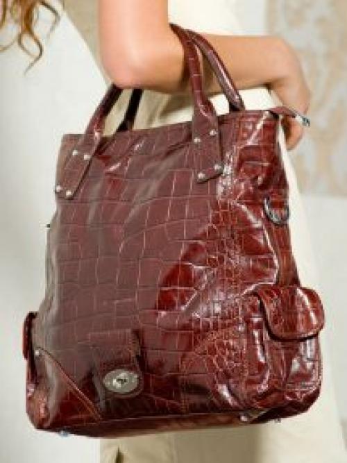 Переработка пластиковых бутылок в стильную сумку: простой способ помочь окружающей среде 23 Переработка пластиковых бутылок в стильную сумку: простой способ помочь окружающей среде 23