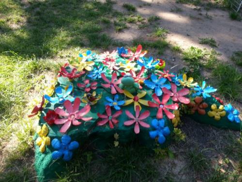 Что нужно для создания цветов из пластиковых бутылок. Мастер-класс по изготовлению цветов из пластиковых бутылок