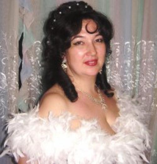 Создание красивых цветов из пластиковых бутылок: простой способ украсить свой дом 23 Создание красивых цветов из пластиковых бутылок: простой способ украсить свой дом 23