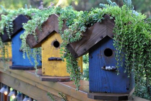 Как украсить сад своими руками. Функциональный декор