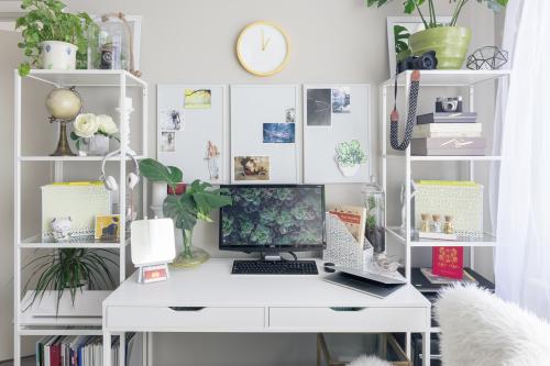 Как украсить рабочий стол своими руками. 12 предметов, которые украсят письменный стол