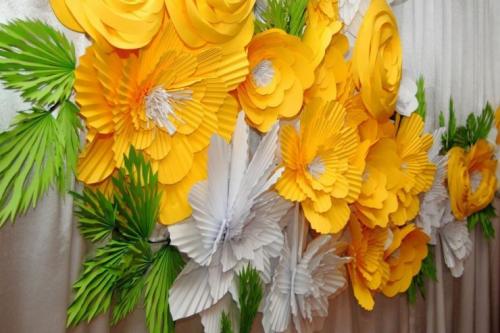 Как украсить комнату своими руками из бумаги. Украшения из бумаги своими руками: идеи создания стильных и долговечных бумажных украшений для декора дома и офиса (100 фото + видео)