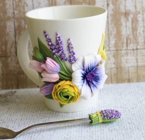 Какие идеи для украшения посуды с помощью полимерной глины можно использовать для создания оригинальных подарков. Кружки из полимерной глины своими руками — мастер-классы для начинающих по украшению кружек полимерной глиной + фото