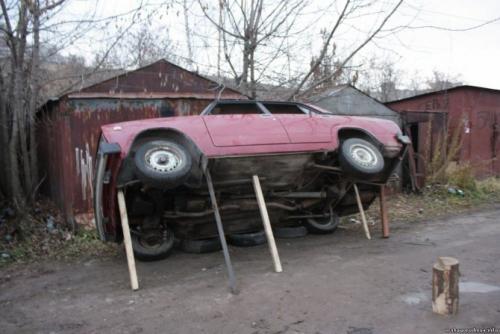 Как перевернуть машину на бок для ремонта