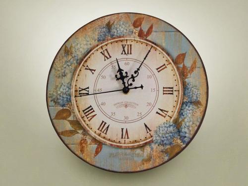 Декор часов своими руками. Декорирование настенных часов своими руками: 125 фото-идей и примеров интерьерного оформления из подручных средств