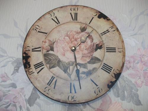 Декор часов своими руками. Декорирование настенных часов своими руками: 125 фото-идей и примеров интерьерного оформления из подручных средств