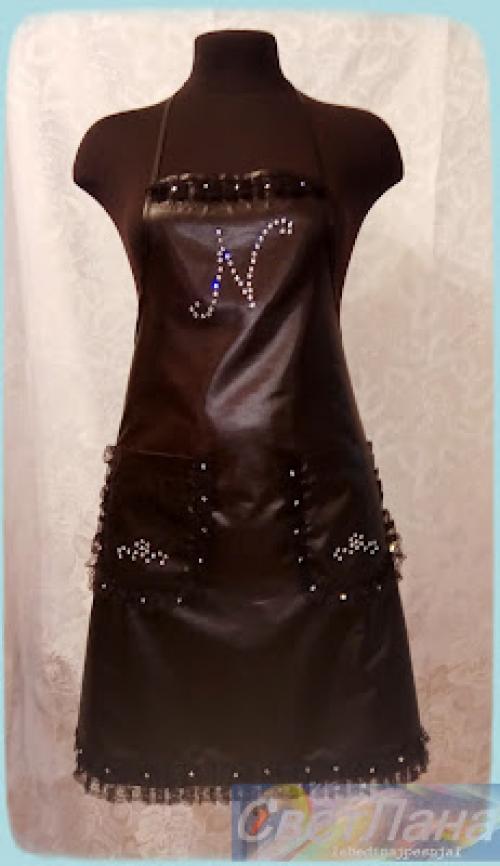 Как сшить фартук с рюшами. Шьем простой фартук с кружевными рюшами своими руками. МК. Виды и крой фартуков.