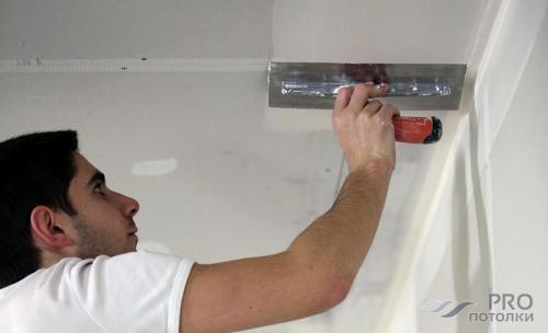 Как шпаклевать бетонный потолок. Какой шпаклевкой?