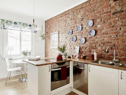Кирпичная стена на кухне: ТОП-8 практических советов о применении декоративного белого и красного кирпича для имитации кладки стен