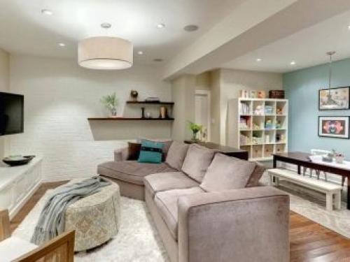 Кирпичная стена на кухне белая. В разных помещениях