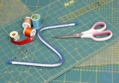 Школьный фартук своими руками. Школьный фартук из гипюра своими руками