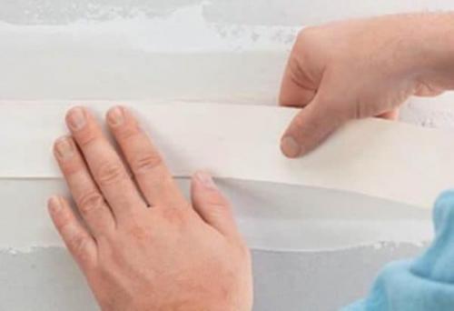 Как шпаклевать гипсокартон под обои. Шпаклевка гипсокартона под обои: как правильно зашпаклевать стыки и швы своими руками