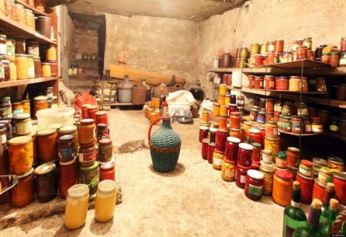 Стоит ли делать цокольный этаж. Рассмотрим несколько основных сценариев, под что использовать цокольный этаж: