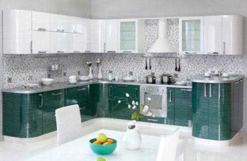 Бело изумрудная кухня. Удачные сочетания