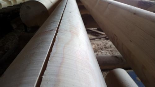 Способы заделки трещин в бревне. Методы для заделки щелей в срубе 10 Способы заделки трещин в бревне. Методы для заделки щелей в срубе 10