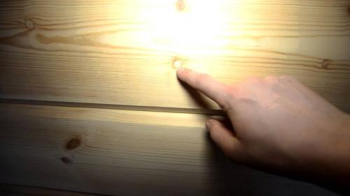 Чем заделать трещины в бане. Что делать если в бревнах бани из сруба появились большие трещины